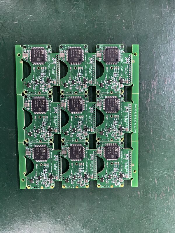 Min Top Alanı 0.3mm, Pitch 0.5mm'den Küçük Endüstriyel PCB Üretim Süreci, Maksimum PCB Boyutu 600 x 1200mm, Karmaşık PCB Yerleşimleri için Optimize Edilmiştir