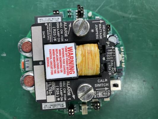 0.8mm ila 2.0mm Kalınlığında Rijit Devre Kartı Üretimi, Elektronik Üretim İçin Tasarlanmış Kare PCB Ana Hattı Sağlar